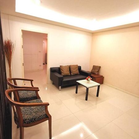 Pon House Hotel Chalong Buitenkant foto